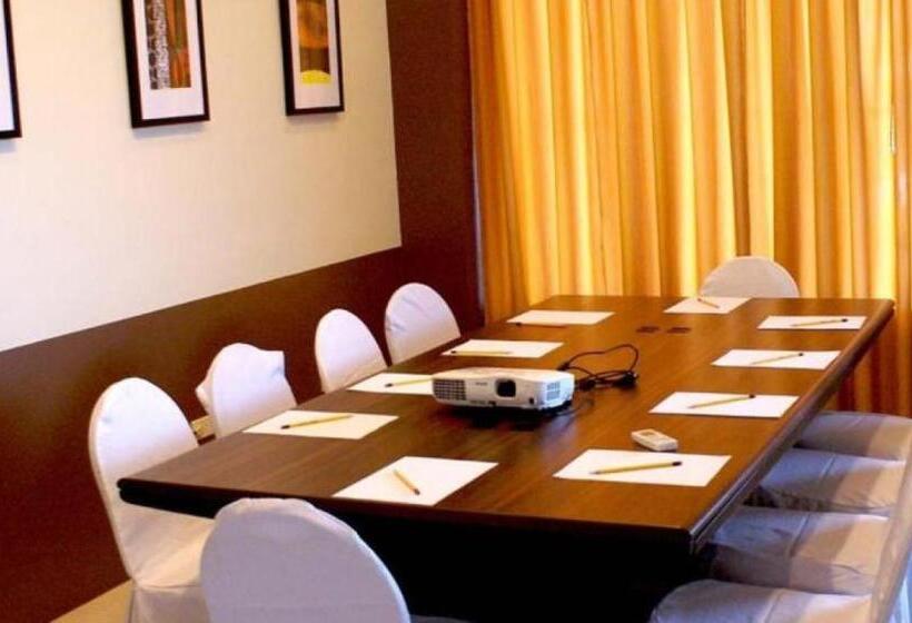 هتل Alpa City Suites