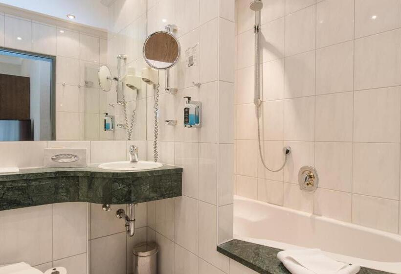 Отель Am Schloss