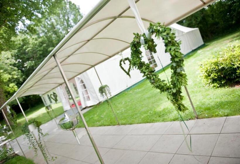 Отель Am Schloss