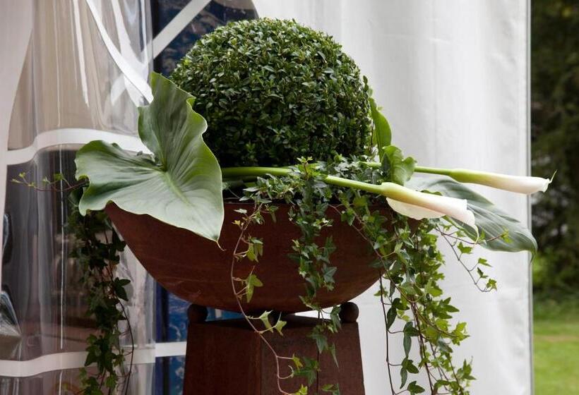 Отель Am Schloss