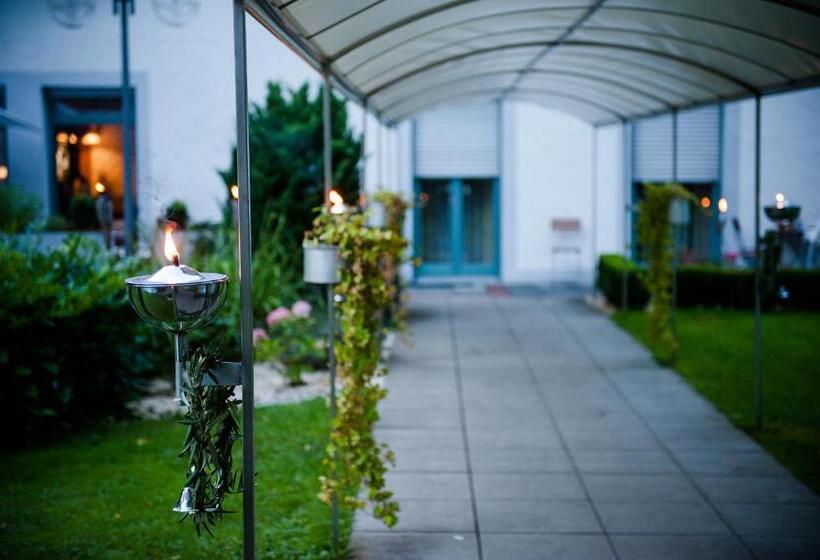 Отель Am Schloss