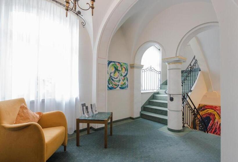 Отель Am Schloss