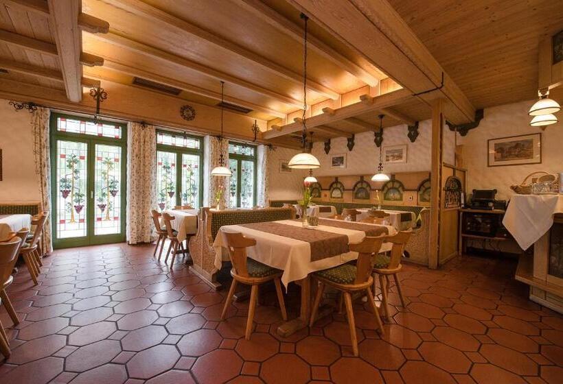 Отель Am Schloss