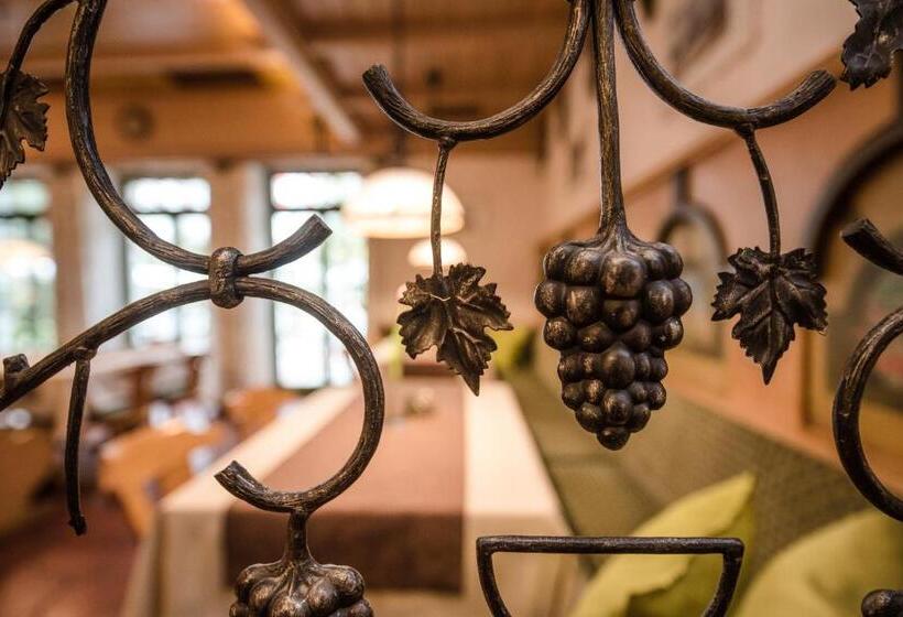 Отель Am Schloss