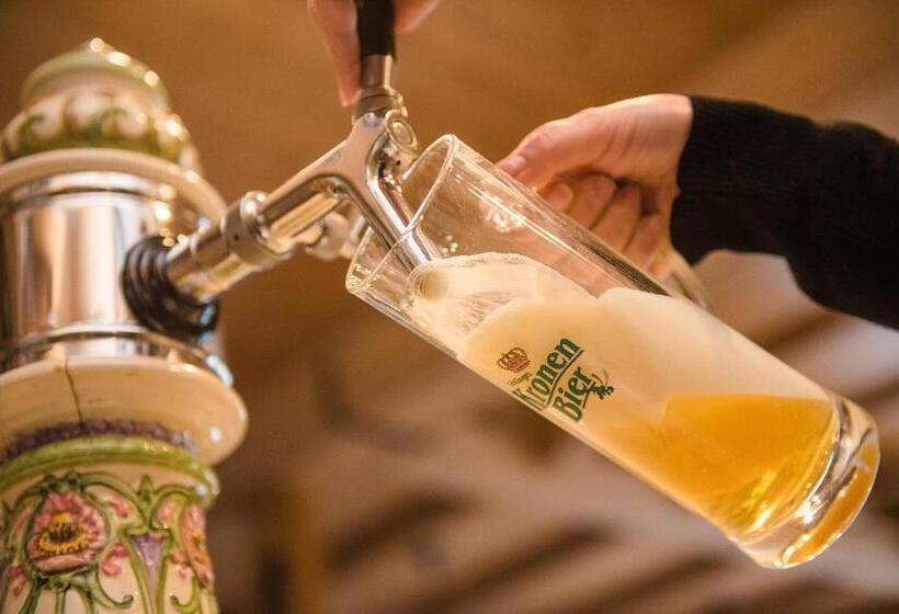 Отель Am Schloss