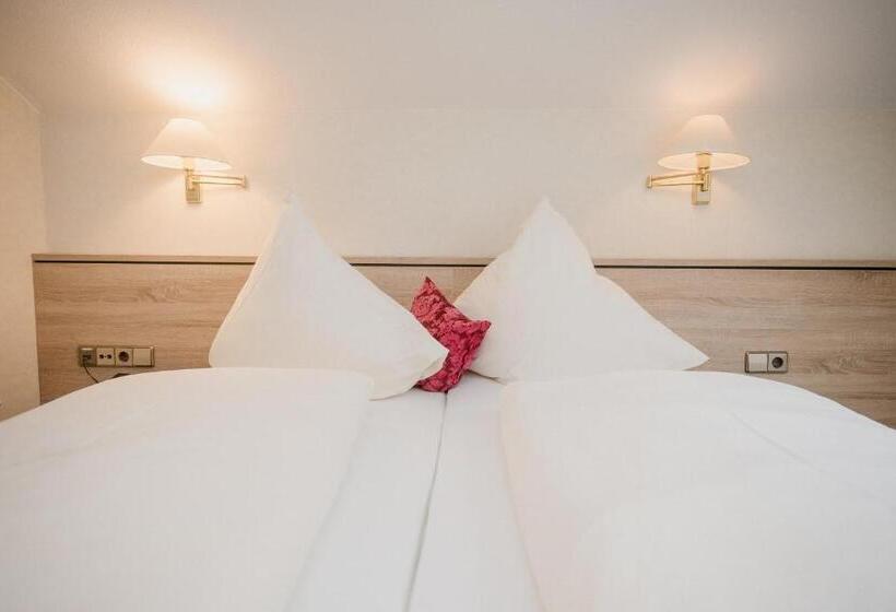 Отель Am Schloss