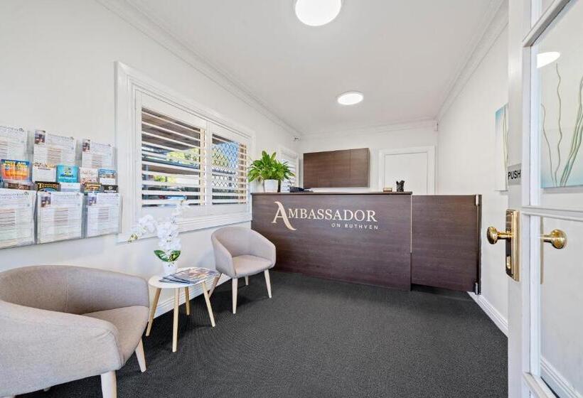 호텔 Ambassador On Ruthven