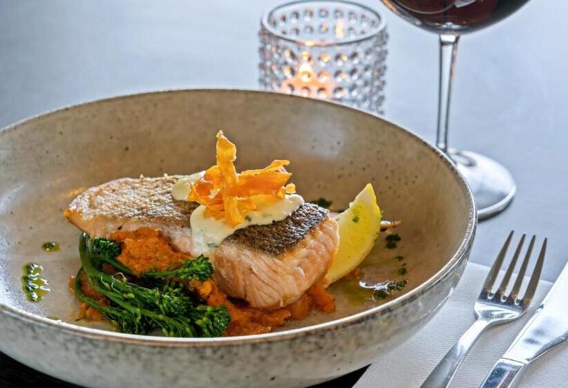 호텔 Ambassador On Ruthven