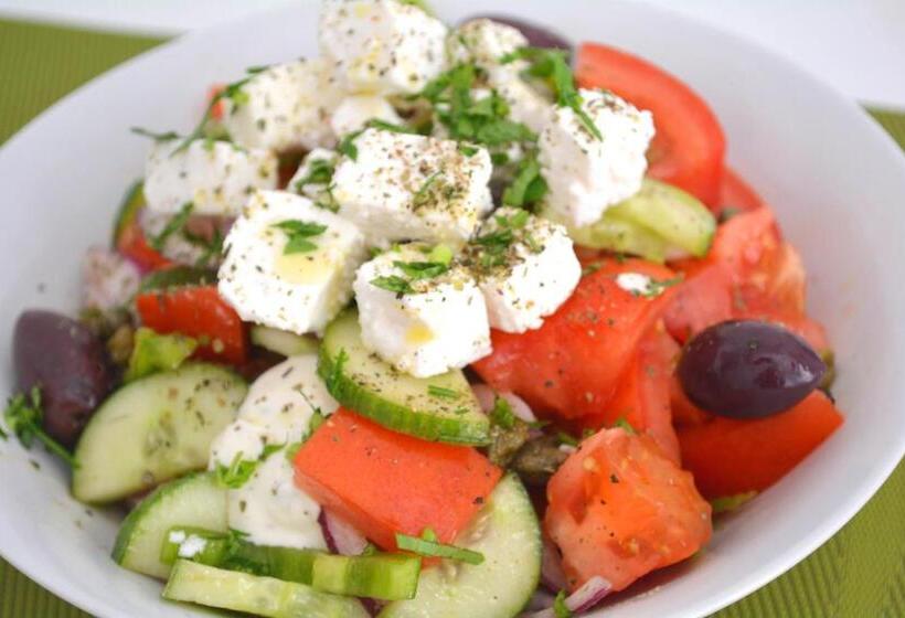 Отель Aretanassa