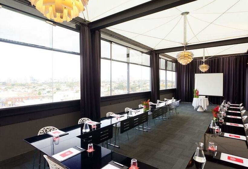 Отель The Cullen Melbourne   Art Series