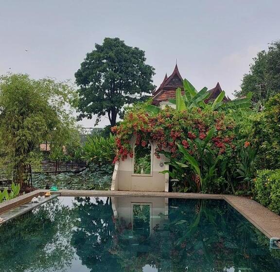 فندق Ayutthaya Garden River Home