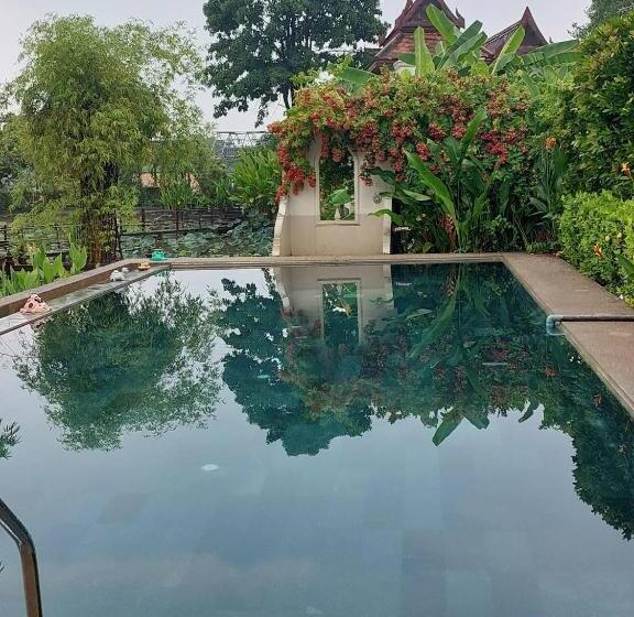 فندق Ayutthaya Garden River Home