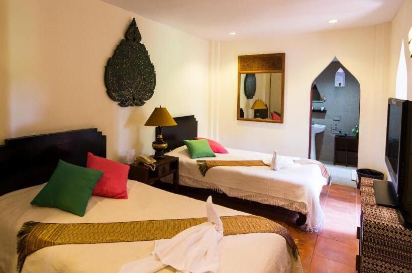 فندق Ayutthaya Garden River Home