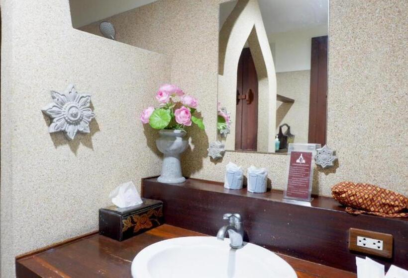 فندق Ayutthaya Garden River Home