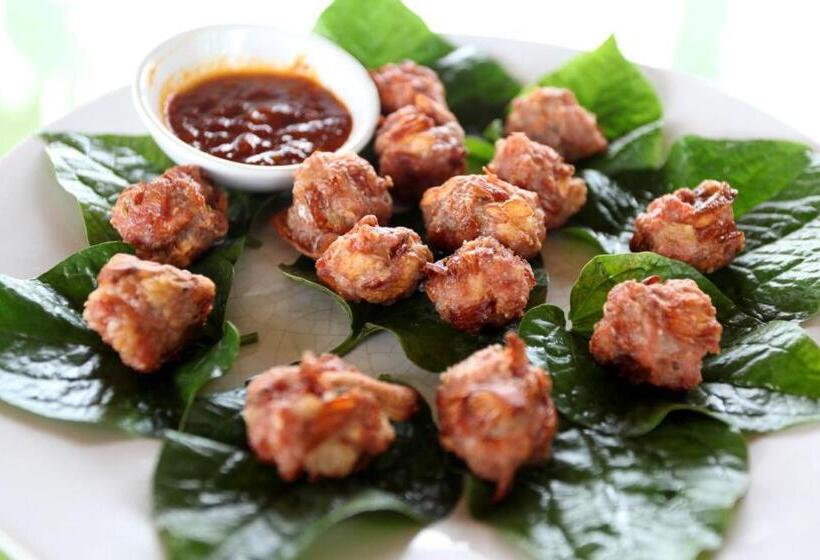 فندق Ayutthaya Garden River Home