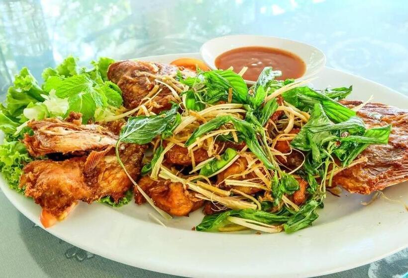 فندق Ayutthaya Garden River Home