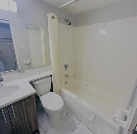 فندق Baymont By Wyndham Edson