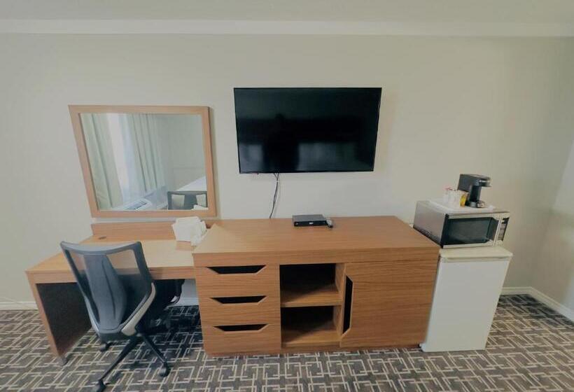 فندق Baymont By Wyndham Edson