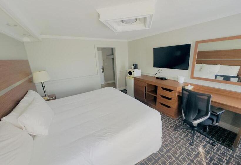 فندق Baymont By Wyndham Edson