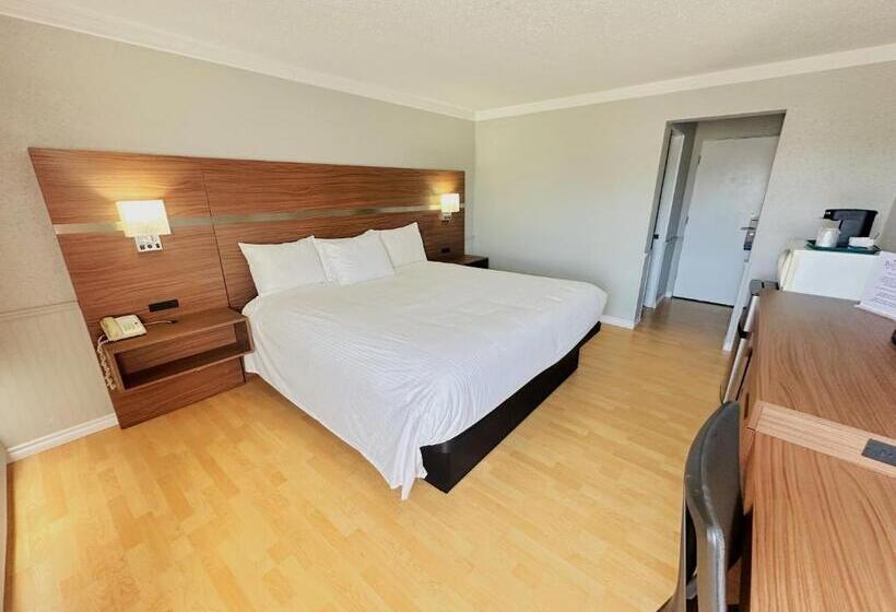 فندق Baymont By Wyndham Edson