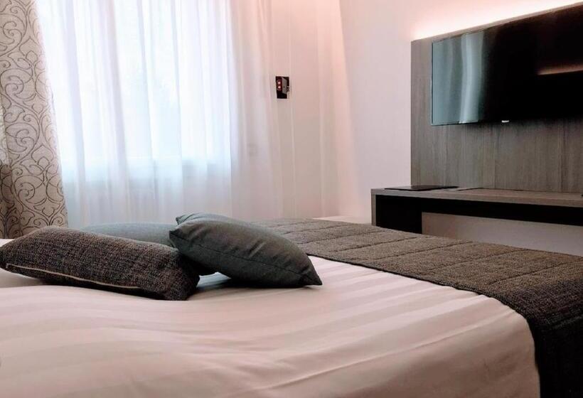 Отель Belvedere