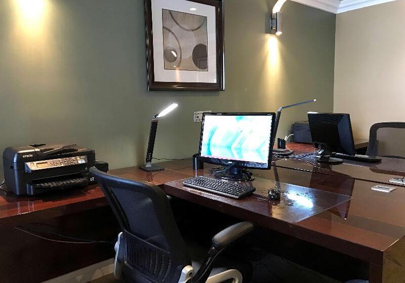 Best Western Plus Mirage Hotel And Resort