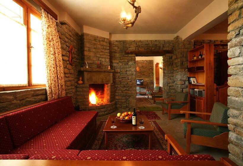 בית מלון כפרי Bourazani Wild Life Resort