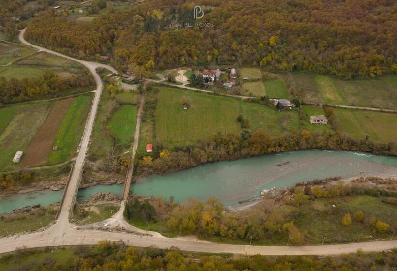 בית מלון כפרי Bourazani Wild Life Resort