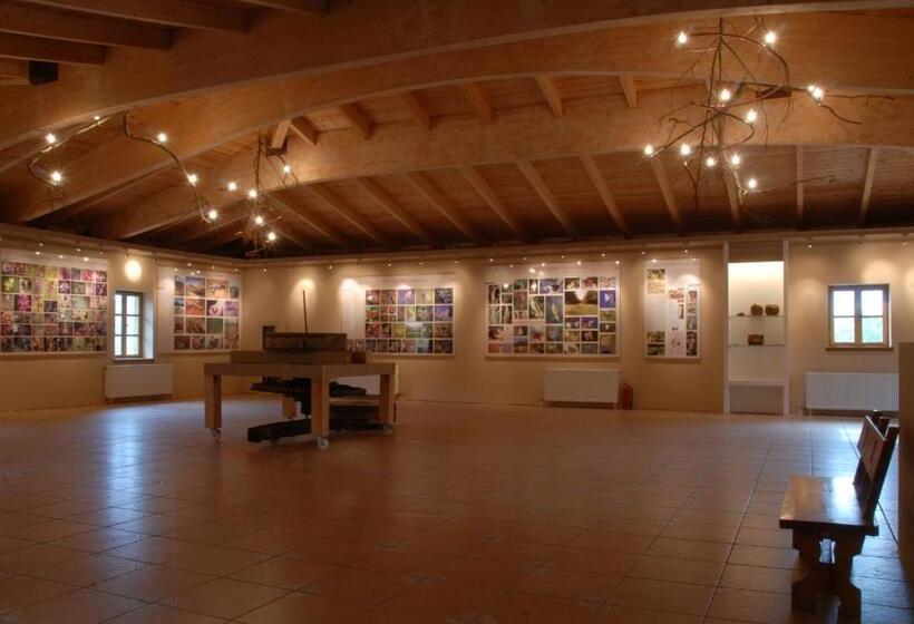 בית מלון כפרי Bourazani Wild Life Resort