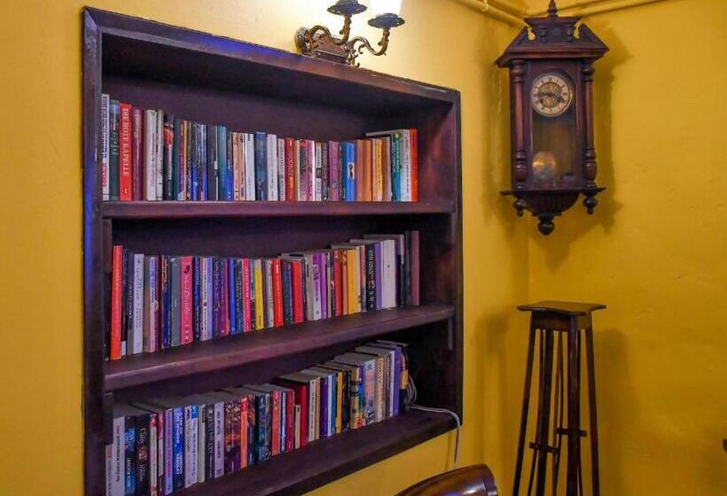 酒店 Byron Traditional