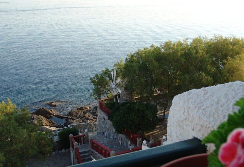 Cavos Bay Hotel & Studios