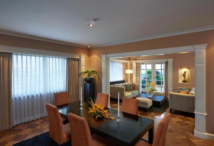 فندق Cinnamon Lakeside