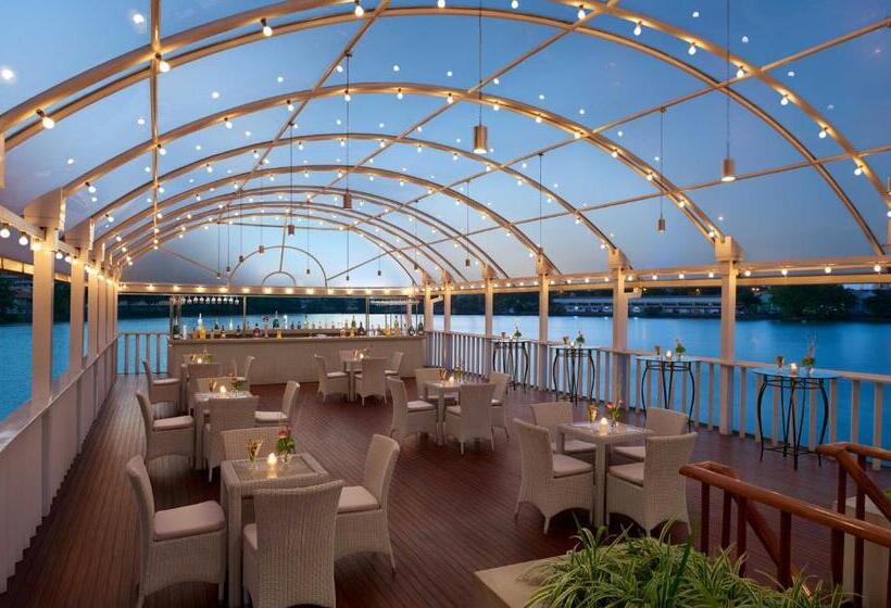 فندق Cinnamon Lakeside