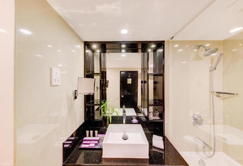 فندق Cinnamon Lakeside