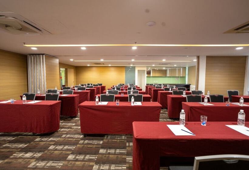 Citrus Hotel Johor Bahru By Compass Hospitality