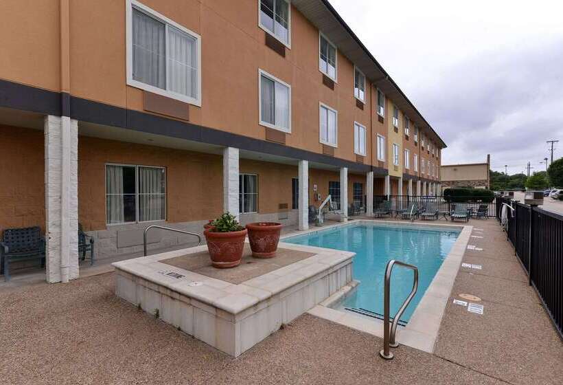 בית מלון כפרי Comfort Inn & Suites Frisco   Plano
