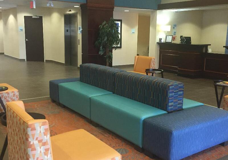 فندق Comfort Inn & Suites