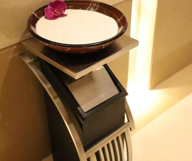 هتل Crowne Plaza Shenyang Parkview