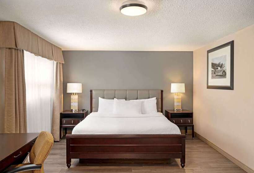 هتل Days Inn By Wyndham Fredericton