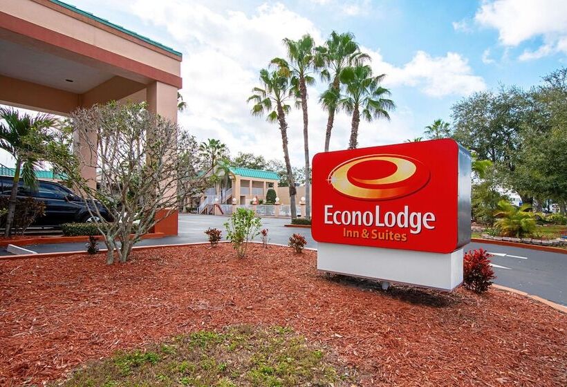 فندق Econo Lodge Inn & Suites