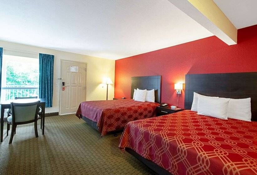 فندق Econo Lodge Inn & Suites