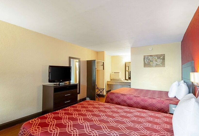 فندق Econo Lodge Inn & Suites