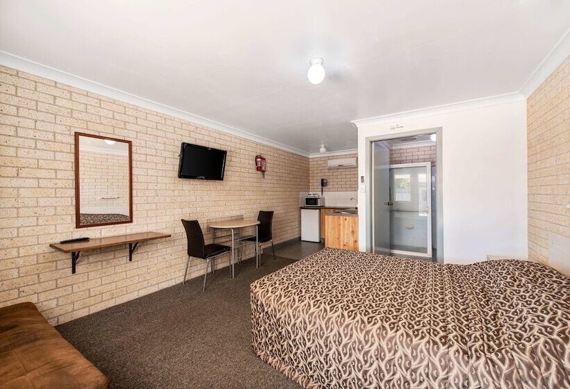 בית מלון כפרי Econo Lodge Moree Spa Motor Inn