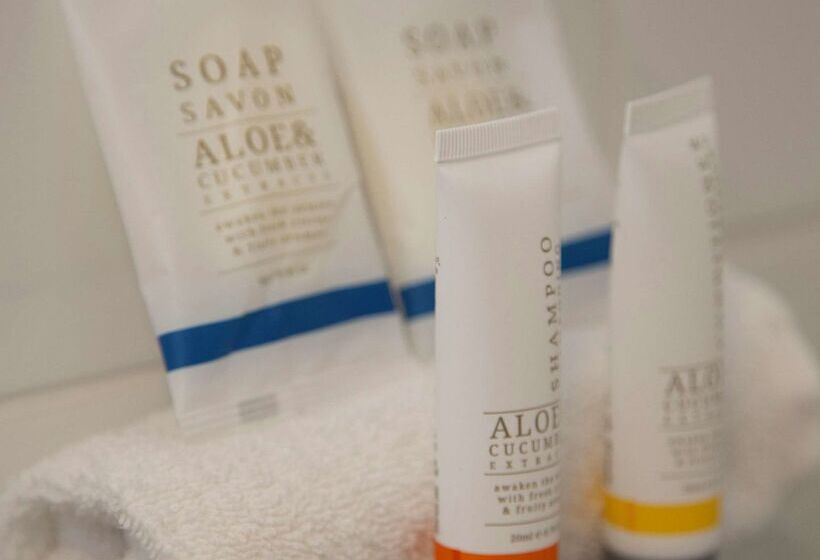 هتل Econo Lodge Park Lane