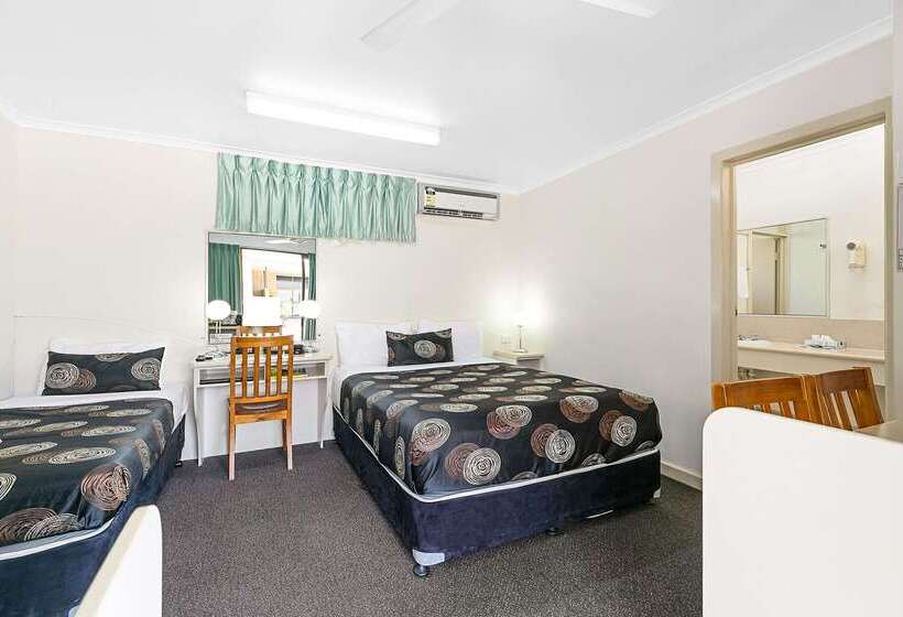 هتل Econo Lodge Park Lane