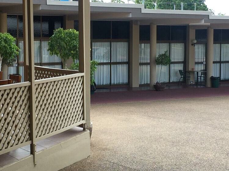 هتل Econo Lodge Park Lane