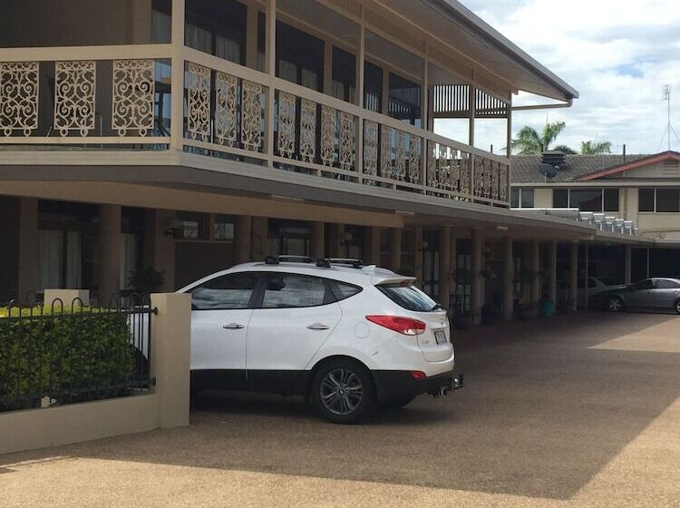 هتل Econo Lodge Park Lane