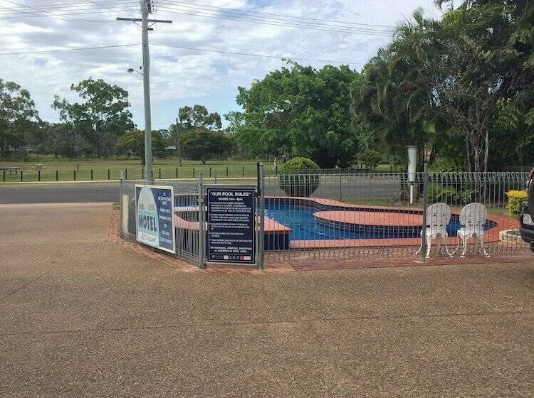 هتل Econo Lodge Park Lane