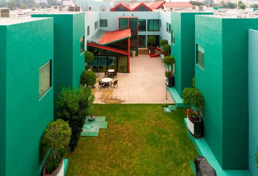 فندق Excellence Express & Suites