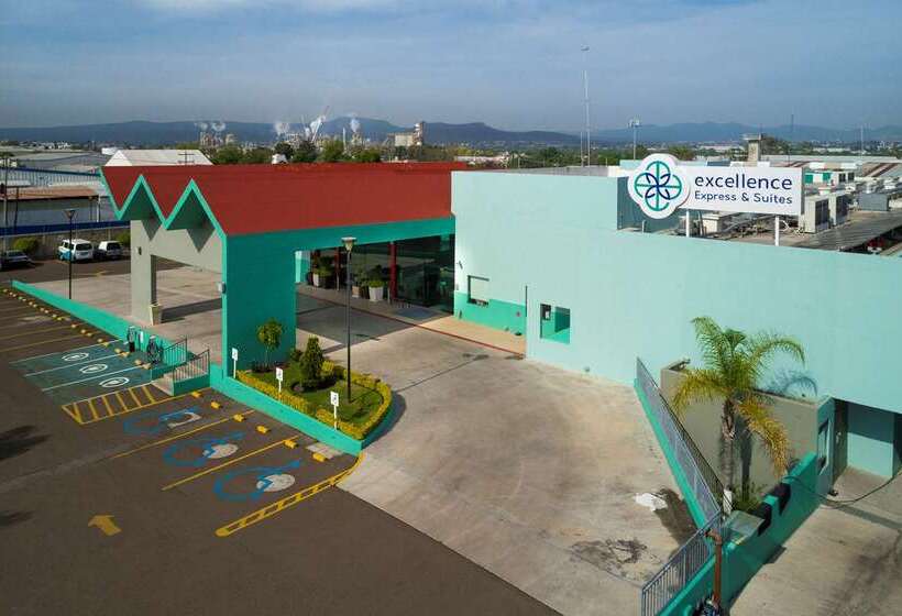 فندق Excellence Express & Suites